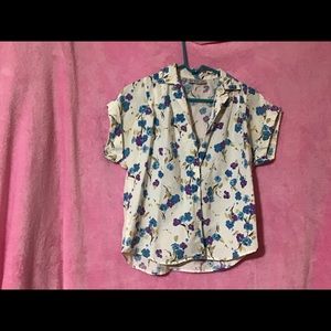 Very nice summer short sleeve blouse